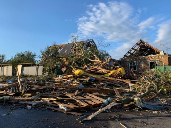 Смерч у Кропивницькому: люди бояться залишати зруйновані оселі (ВІДЕО)